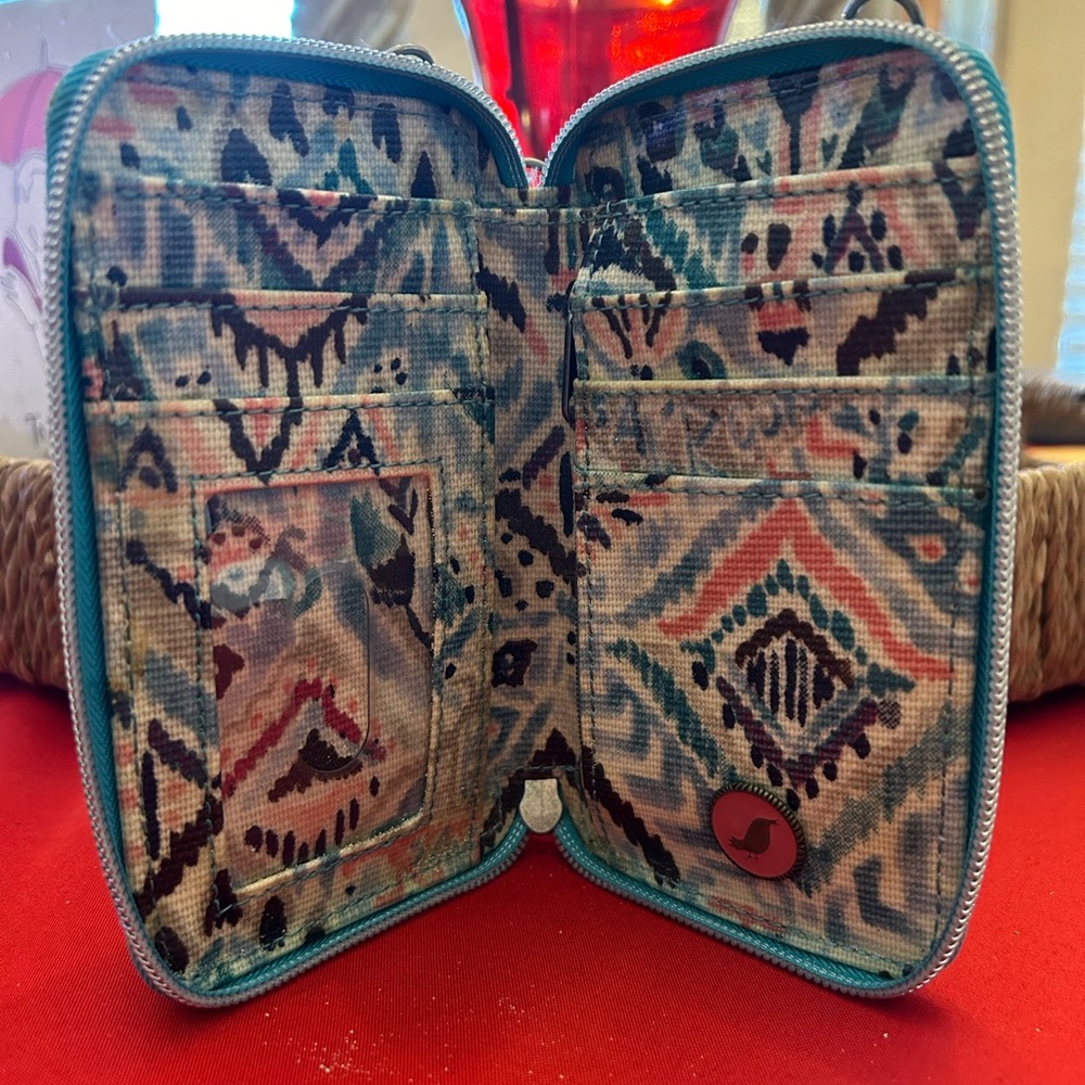 Woman’s Wallet - Picture 3 of 4